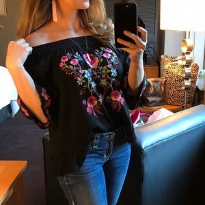 umgee Off the shoulder top